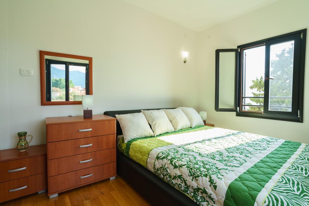Apartments Zezelj Sveti Stefan Buitenkant foto