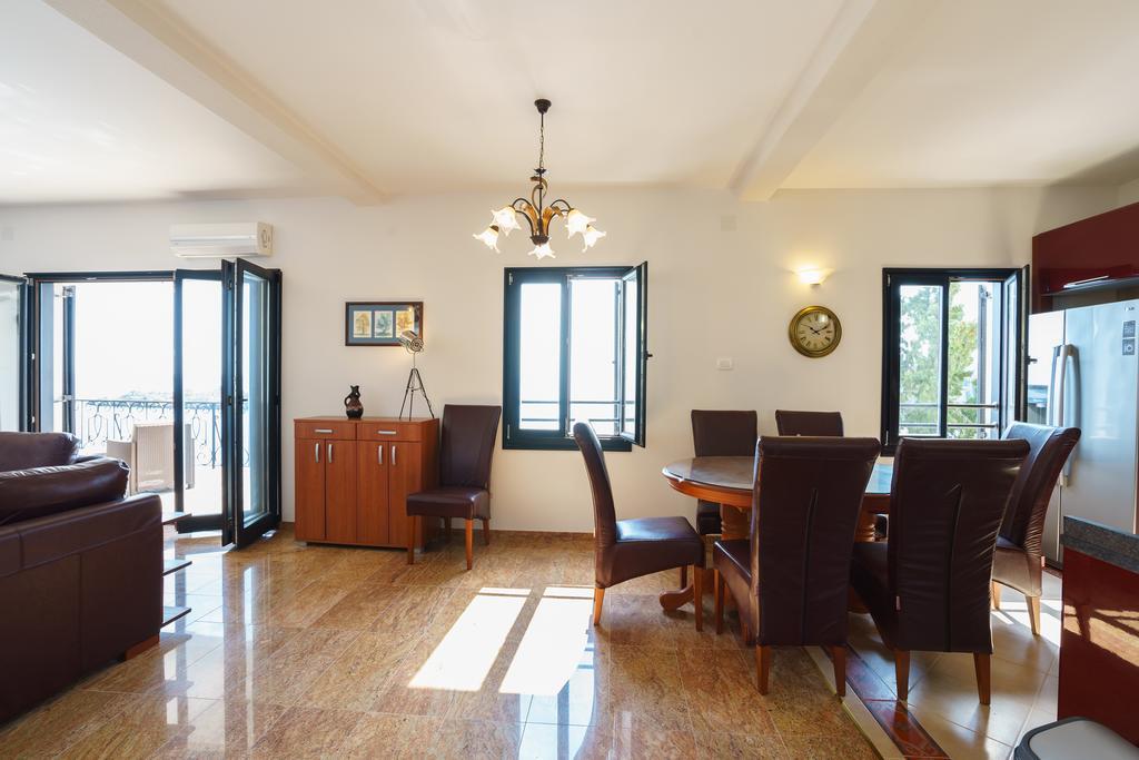 Apartments Zezelj Sveti Stefan Buitenkant foto