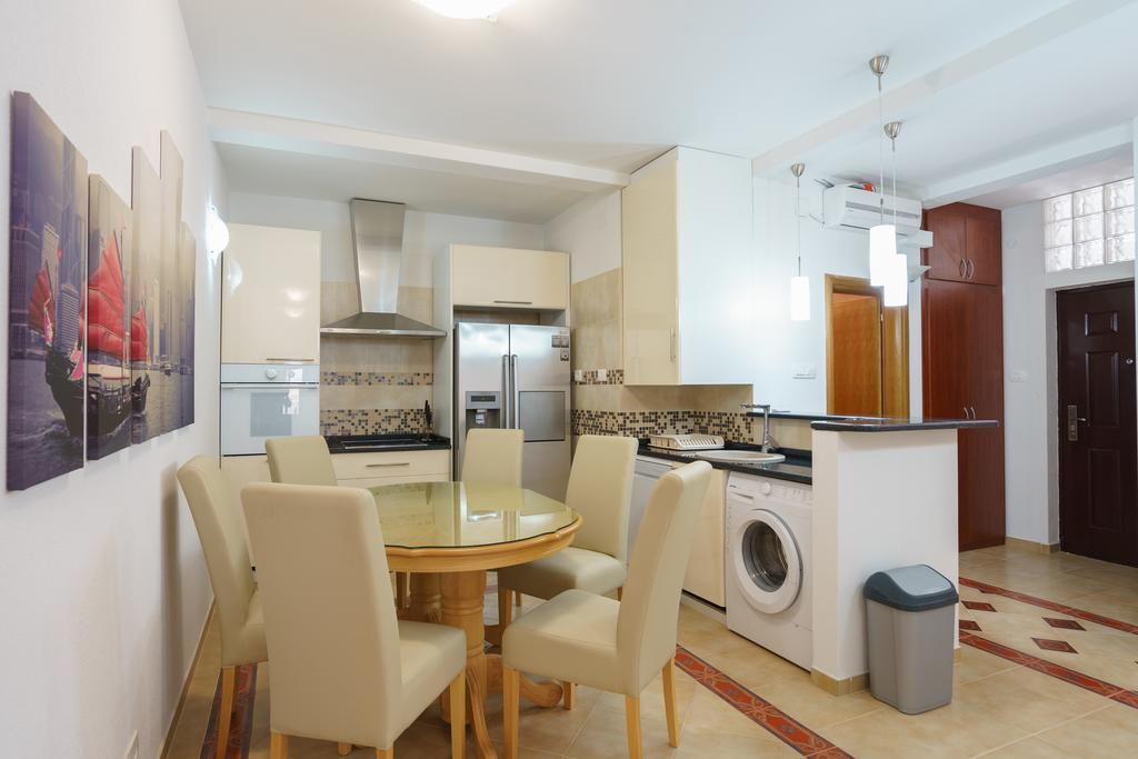 Apartments Zezelj Sveti Stefan Buitenkant foto