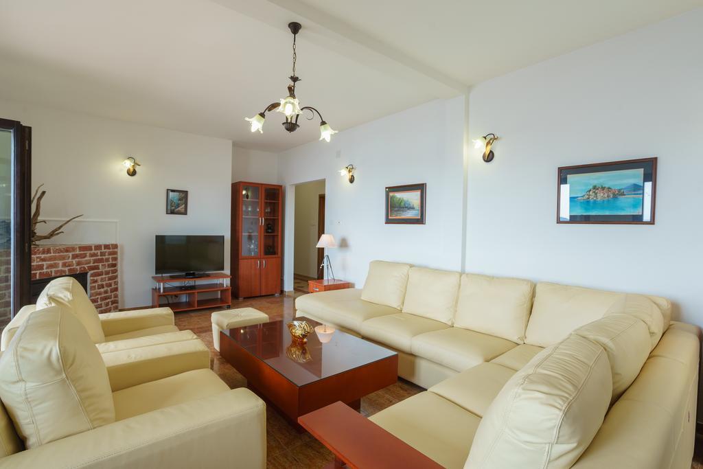 Apartments Zezelj Sveti Stefan Buitenkant foto