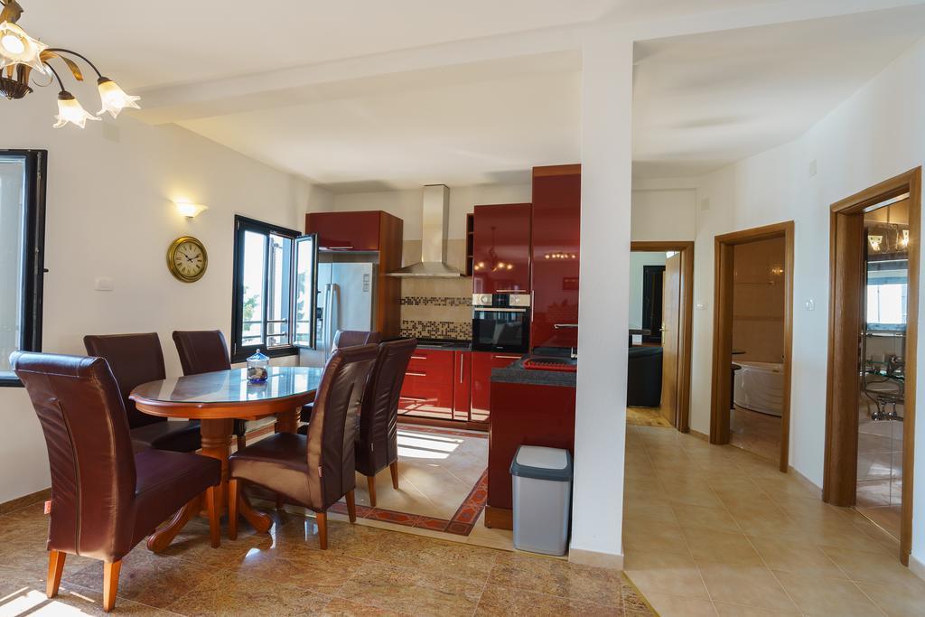 Apartments Zezelj Sveti Stefan Buitenkant foto