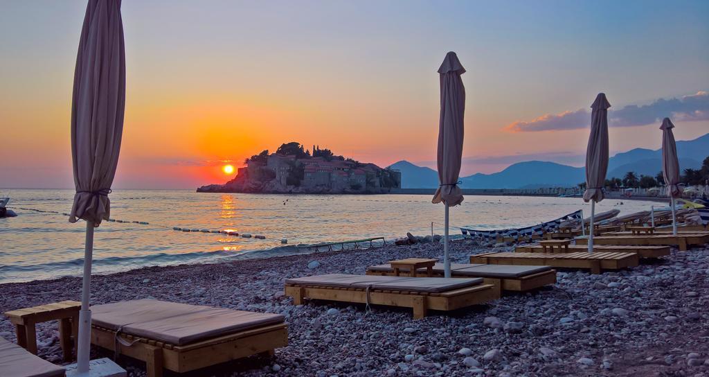 Apartments Zezelj Sveti Stefan Buitenkant foto